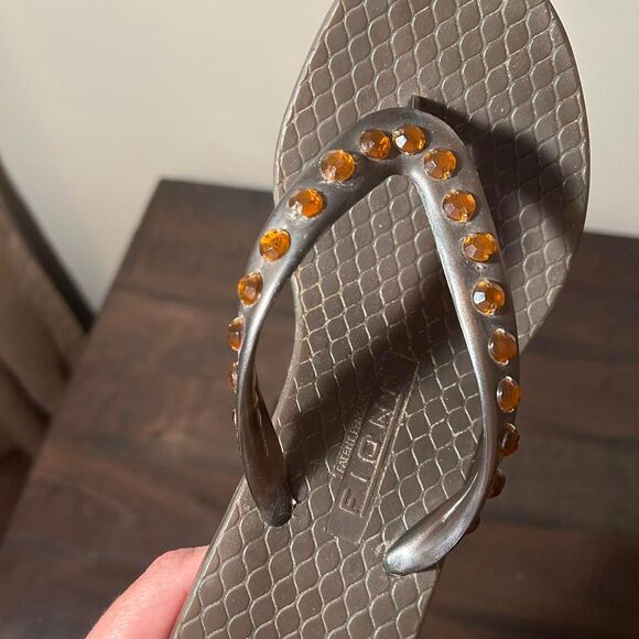vintage Women's Square toe Brown and tan flip flops with rhinestones 7 - Picture 5 of 7